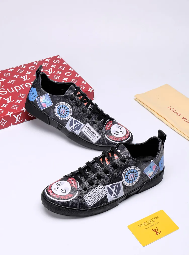 Factory price: 360💰【LV】Animal series limited edition low-top sports shoes for men, L classic print, new autumn and winter style, original replica, 1:1 Counter quality, the fabric is Italian 🇮🇹 imported cowhide ➕🇮🇹 pure sheepskin lining ➕ original outsole, 🔍🔍 high quality, you can go in and out of the counter at will, welcome to compare, the outsole line will never be unglued, all sellers are welcome to sell in the picture above, can be shipped in one piece, code number: 38-44 (45 codes can be customized)
